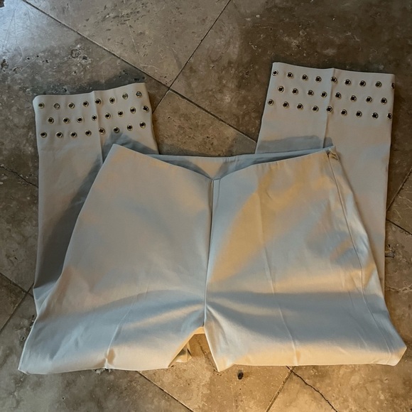 Jones New York signature 6 petite capris NWOT gold accents  at hem - Picture 9 of 9